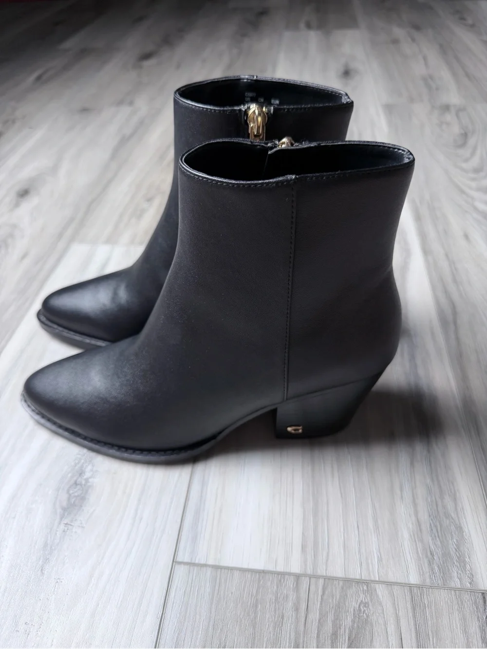 Coach Pacey Black Leather Pointed Toe Booties Women’s 7.5 Gold
